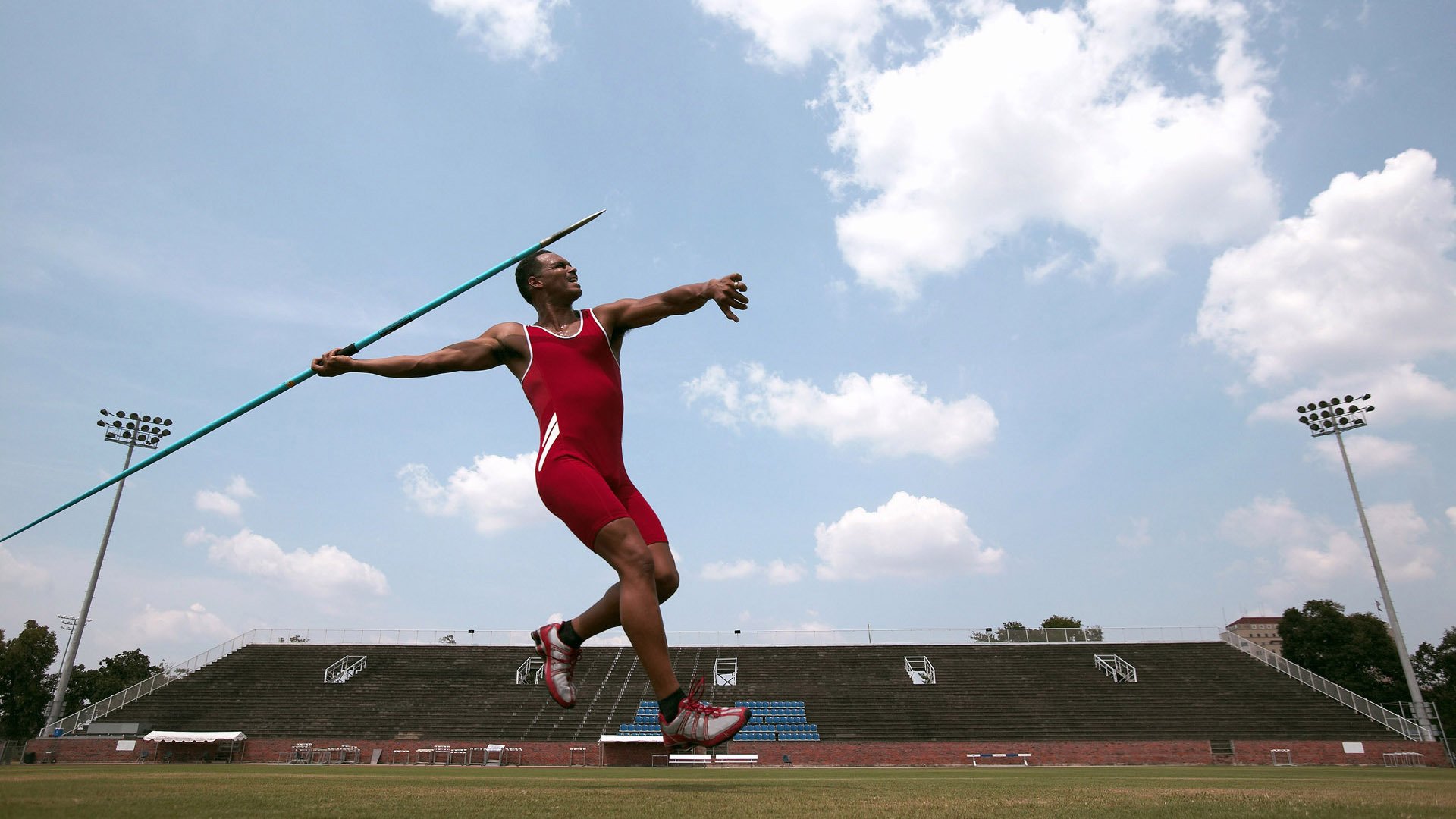 社区全民健身节 广场舞、太极与慢跑社团同台亮相